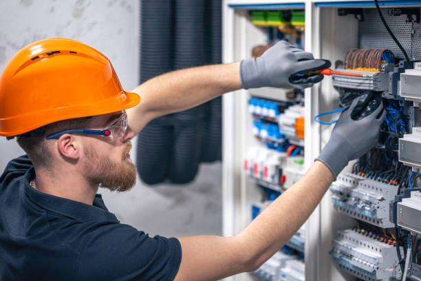 Best Affordable Emergency Electrician  in Zephyrhills, FL